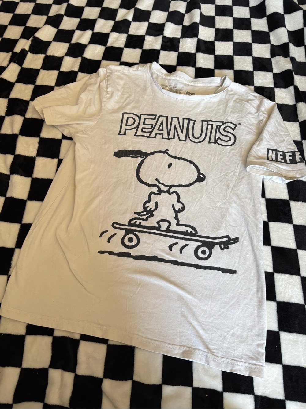 Men’s medium neff peanuts Charlie Brown tshirt (stained)